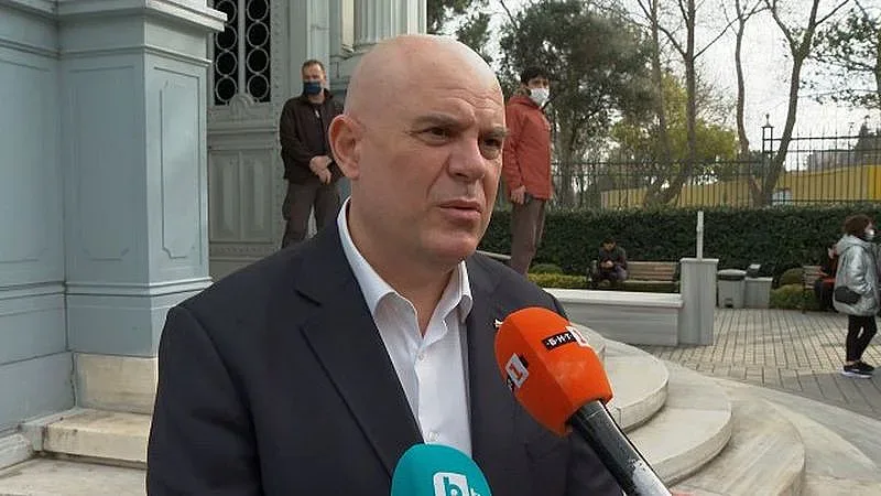 Гешев: Нека по-често да казваме "татковина" и "родина"