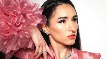 Сантра се изповяда за бебето и бащата