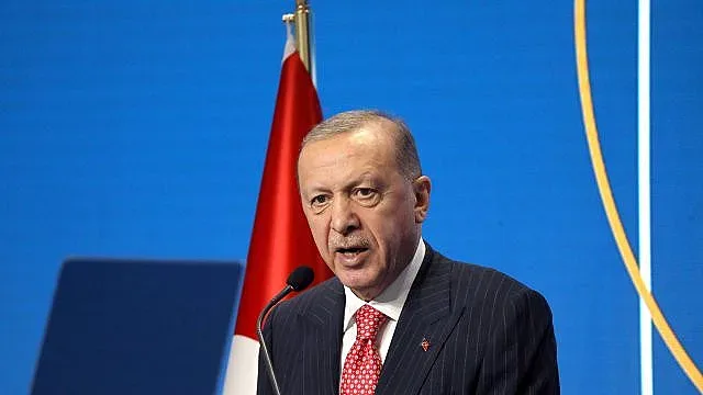 Ердоган хвърля големи обещания за икономиката и турската лира