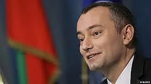 Честито! На Николай Младенов се роди син навръх Коледа