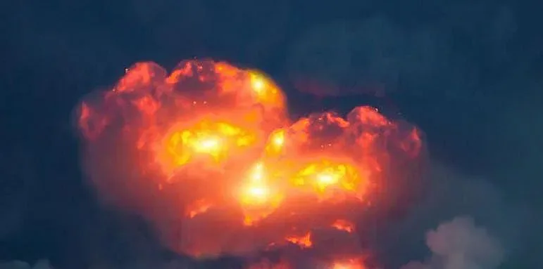 Голям пожар край Стара Загора! Гори фабрика за пелети