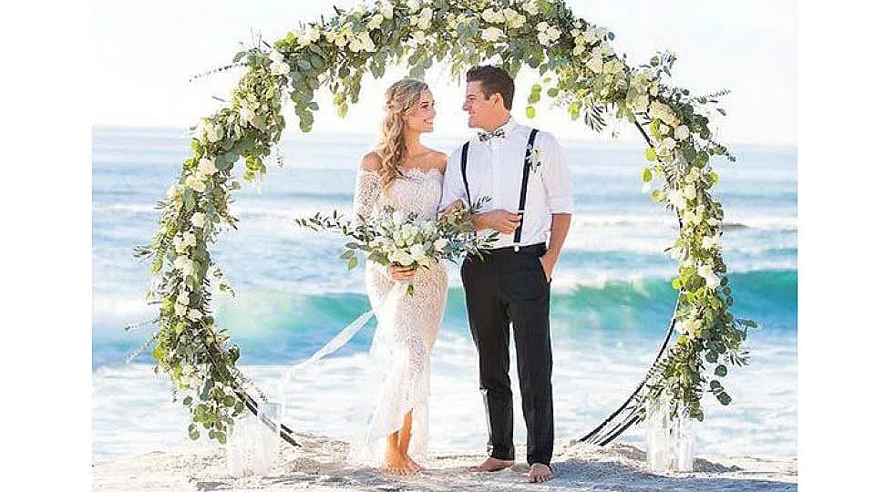 Сватба на плажа! Подарете на гостите джапанки