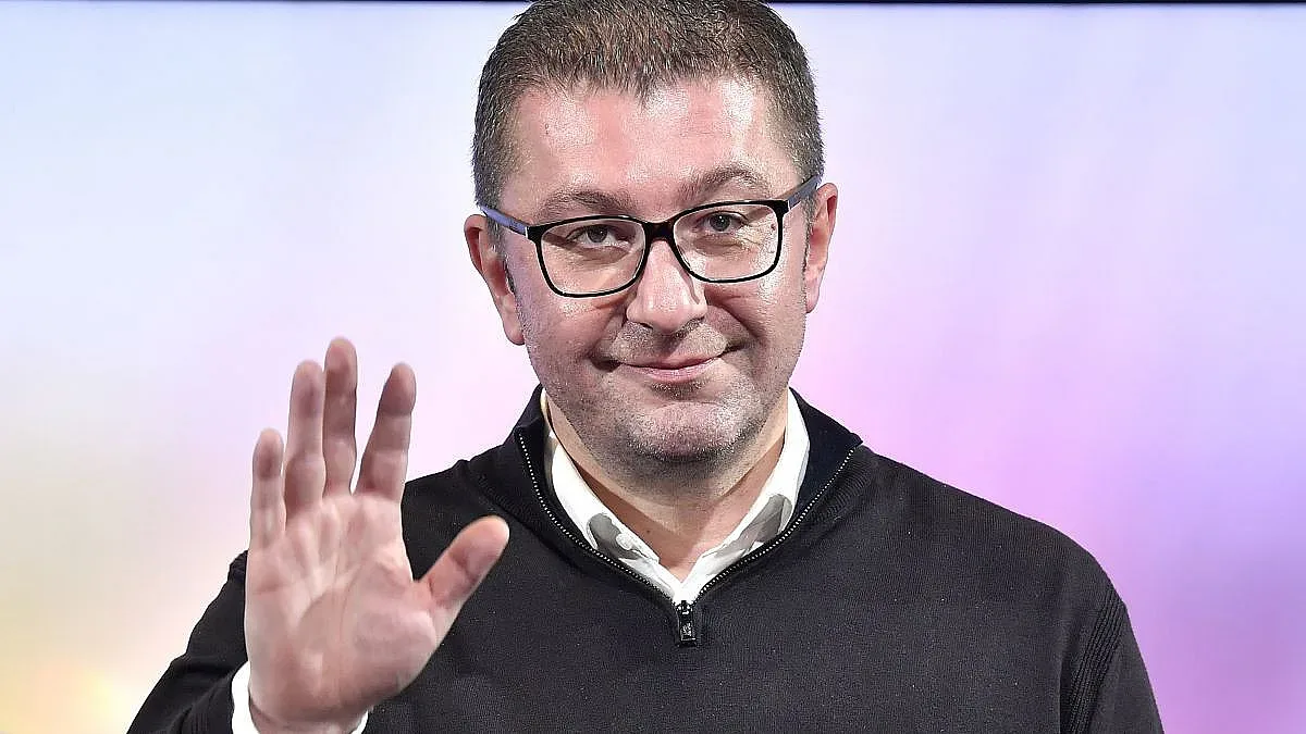 Няма спирка. Македонец нападна лошо Кирил Петков