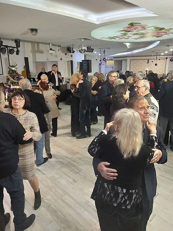 50 брачни двойки казаха своето Златно „Да!“ пред кмета на Казанлък