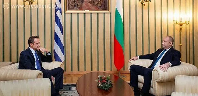 Радев и Мицотакис с обща позиция за Македония, какво се разбраха