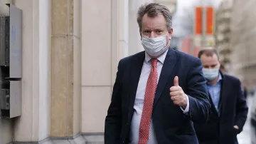 Британският министър за Брекзит подаде оставка. Защо?