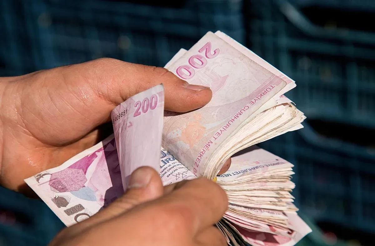 Ердоган вдига минималната заплата с цели 50%