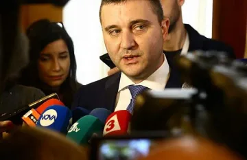 Какво каза Горанов за издирвания автомобил