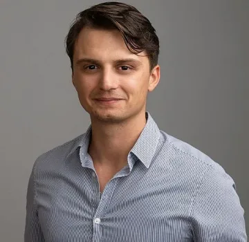 Депутат от ПП напусна парламента с пламенна реч, сравни се с Волов