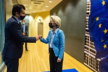 Урсула харесала Петков, какво си казаха