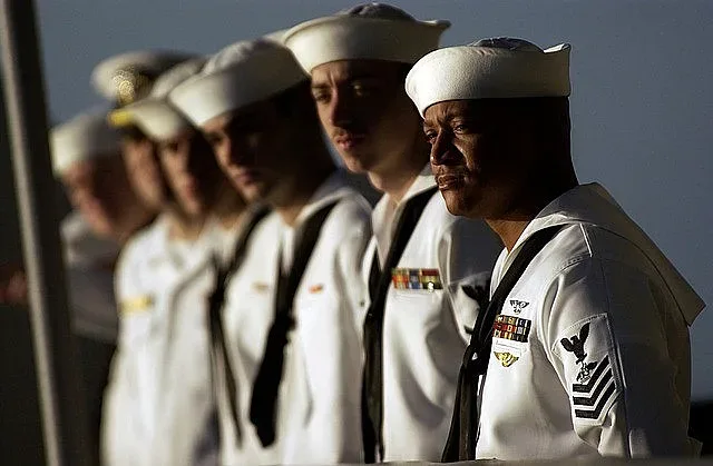 Армията на САЩ унищожава плаващи обекти с лазерно оръжие