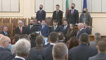 12 нови депутати положиха клетва