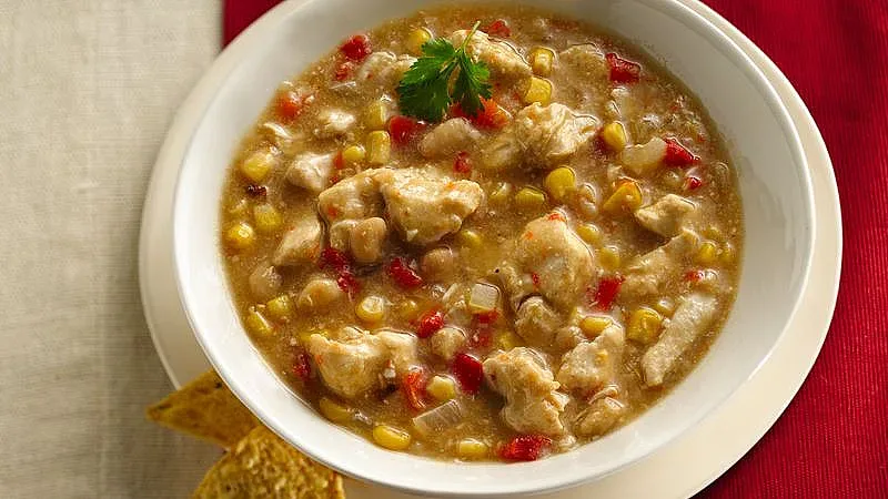 Бобът по шопски се готви с люти чушки. Вижте горещата рецепта