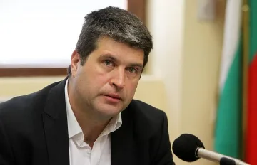 Изненада в НАП! Напусна човекът, който накара слона да препуска