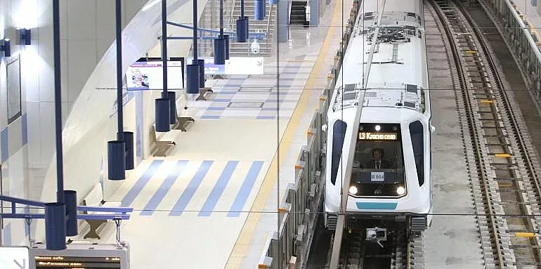 Оборудват метрото с дефибрилатори