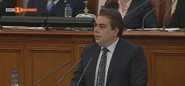 Асен Василев с две обещания