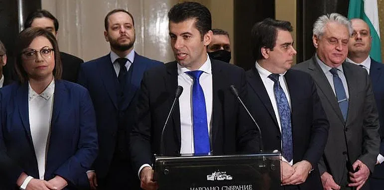 Как министрите ще предадат властта