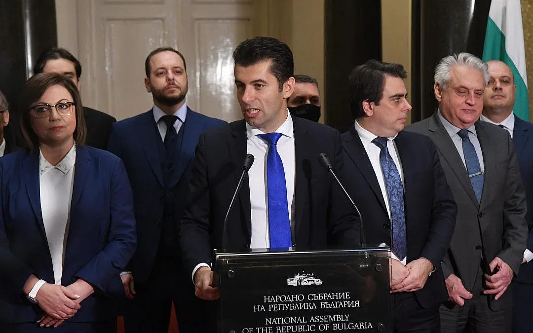 Кога гласуват министрите? Петков ги държи изкъсо