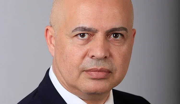 Ето кой пое щафетата от Нинова в БСП