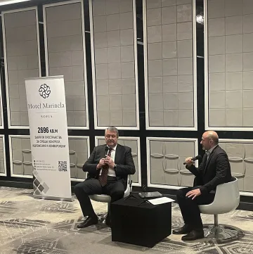 Васил Симов написа "Книга за борсата"