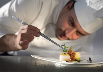 От автомобилните гуми до ресторантите: Историята на звездите Мишлен