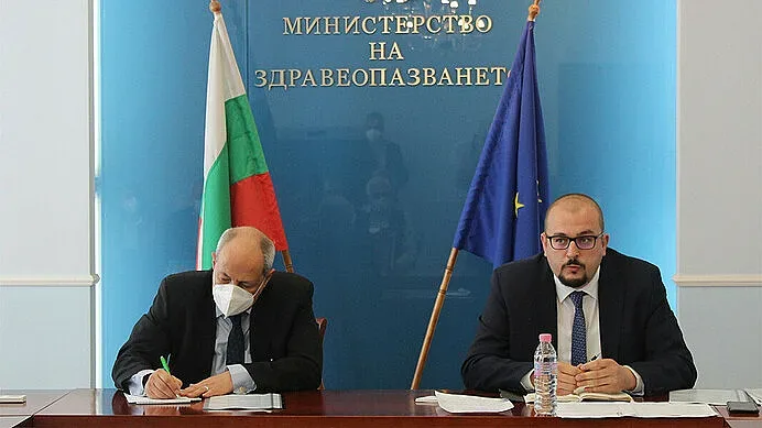 Ще има ли локдаун заради Омикрон? Чакат пробите