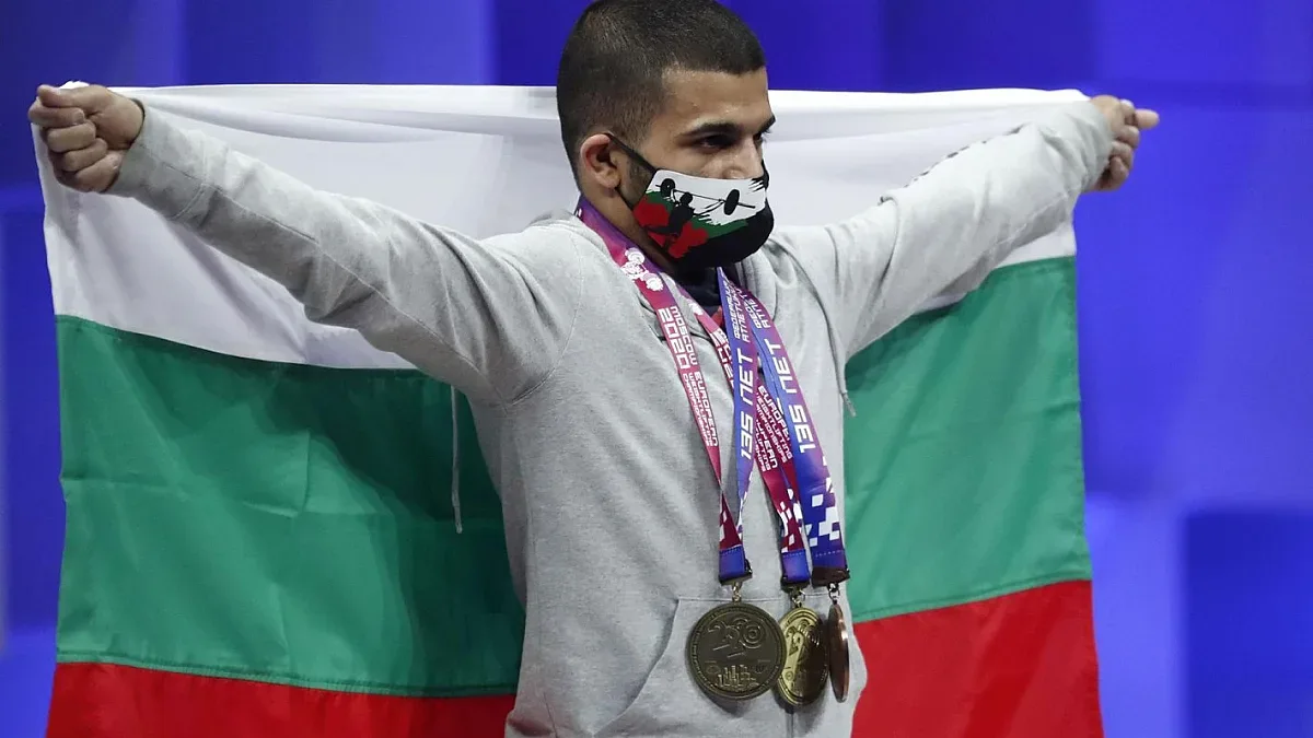 20-годишен ни донесе медал на световното по щанги