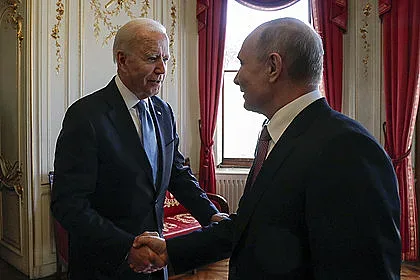 Строго секретно:Путин и Байдън разговарят чрез защитена видеовръзка