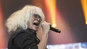 Почина вокалистът на легендите "Омега"