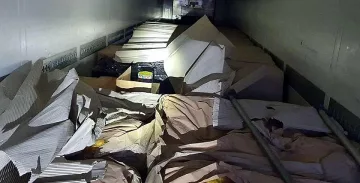 Не е за вярване какво скри румънец в камион с картофи