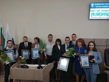 Ето ги новите почетни граждани на Бургас