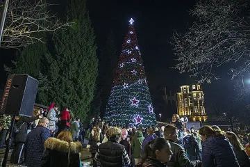 Стара Загора засия в коледна премяна