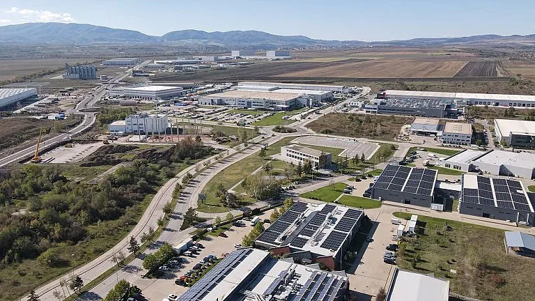 Наливат милиони в уникален център край София