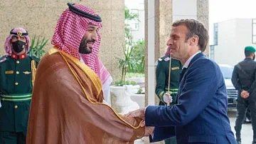 Еманюел Макрон наруши бойкота на престолонаследника