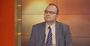 Докато им дават 3 министерства, ДБ умуват да имат ли министри