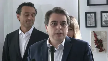 Асен Василев: 30 000 държавни чиновници аут до края на 2022 г.