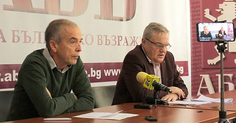 Мангъров каза защо веднага трябва да махнем зеления сертификат