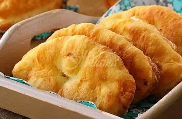 Ден преди шарана. Гощаваме се с мекици