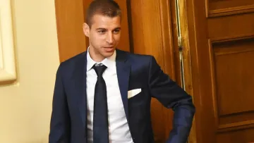 Бутат депутат от ГЕРБ на хранилка във футбола