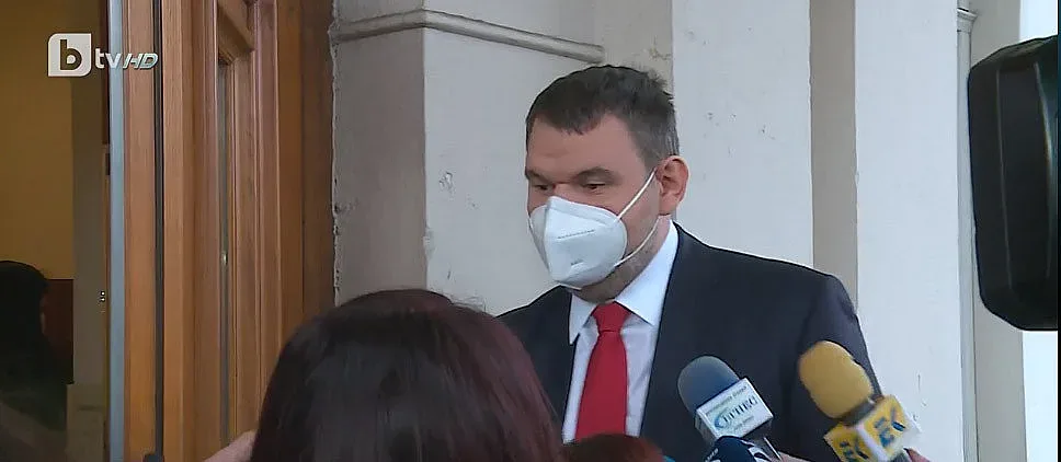 Пеевски с коментар за исканата оставка на Иван Гешев