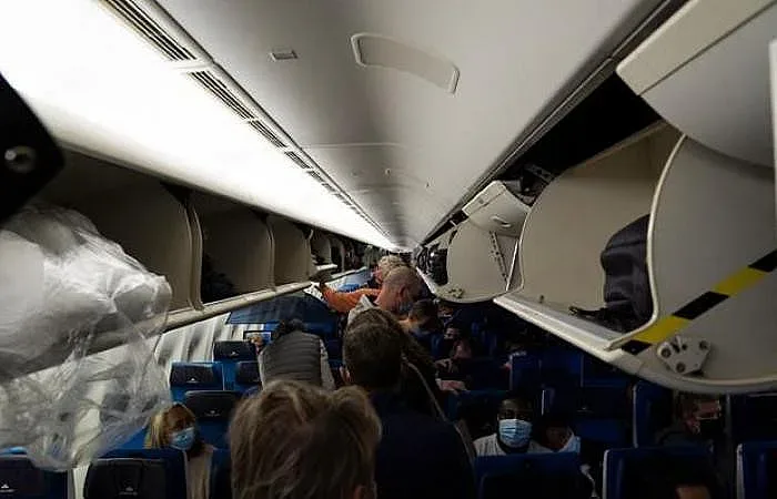 Трима румънци с Омикрон, били в един самолет с българите от ЮАР