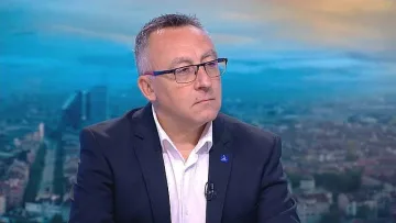 Директор с тежки думи и предупреждение за електронното обучение