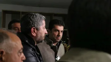 За какво ще си говорят Христо Иванов и Кирил Петков?