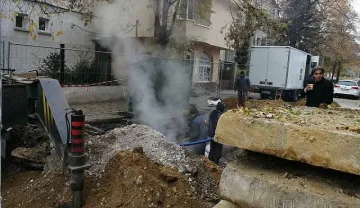 Искат 50% поскъпване на парното и топлата вода. Възможно ли е?