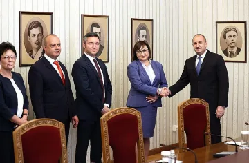 Има ли Радев власт? Говори стоманена социалистка