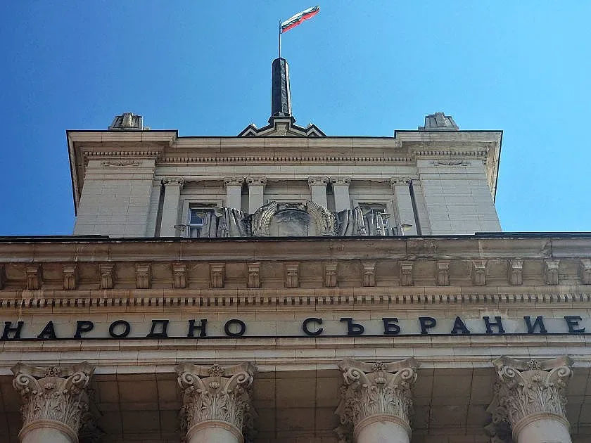 Изслушват шефове на служби заради мигрантски измами в България