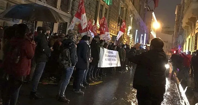 Истанбул се разбунтува, искат оставката на Ердоган