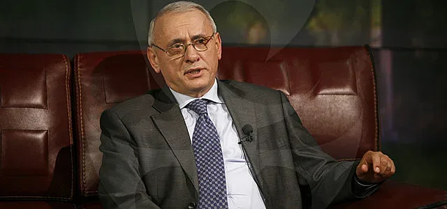 Лекар от ИТН открива новия парламент, партиите спорят за стаите