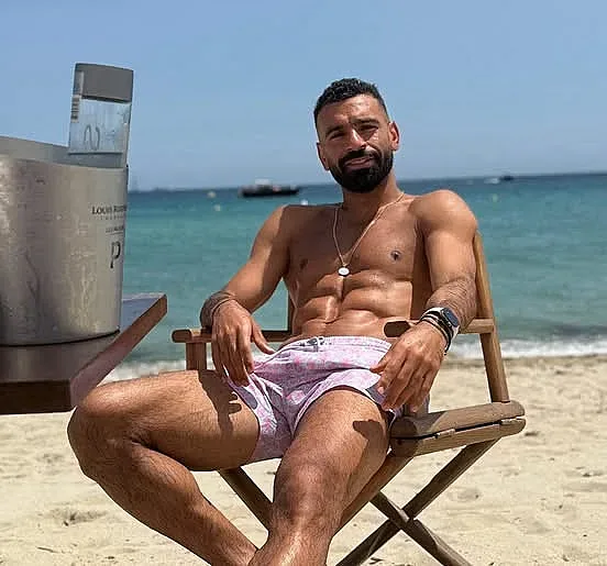 Салах смая феновете си с тази снимка от плажа