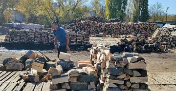 Парно, дърва и пелети удрят по джоба